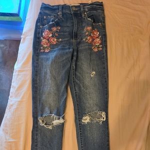 Distressed boyfriend jeans